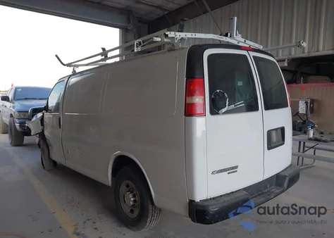 2016 Chevrolet Express 2500 Work Van z USA, uszkodzony, nr VIN 1GCWGAFF9G1167338